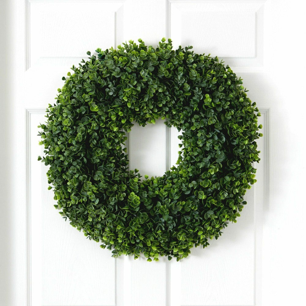 Plow & Hearth 25” Eucalyptus Artificial Wreath