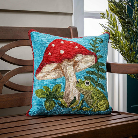 Plow & Hearth Indoor/Outdoor Hooked Polypropylene Mushroom Umbrella Throw Pillow 18"