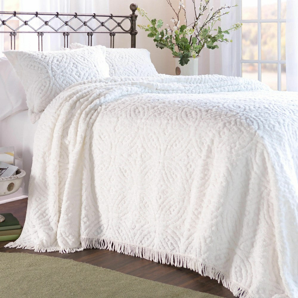 Plow & Hearth Full Wedding Ring Tufted Chenille Bedspread