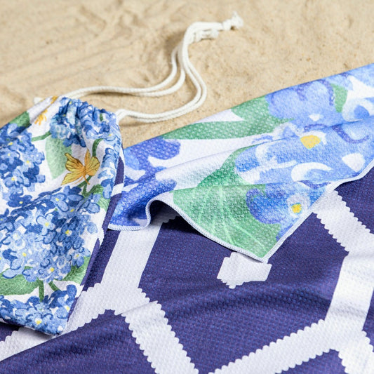 Plow & Hearth Seaside Retreat Towel, Quick Dry Waffle Weave w/ Matching Carrying Cas