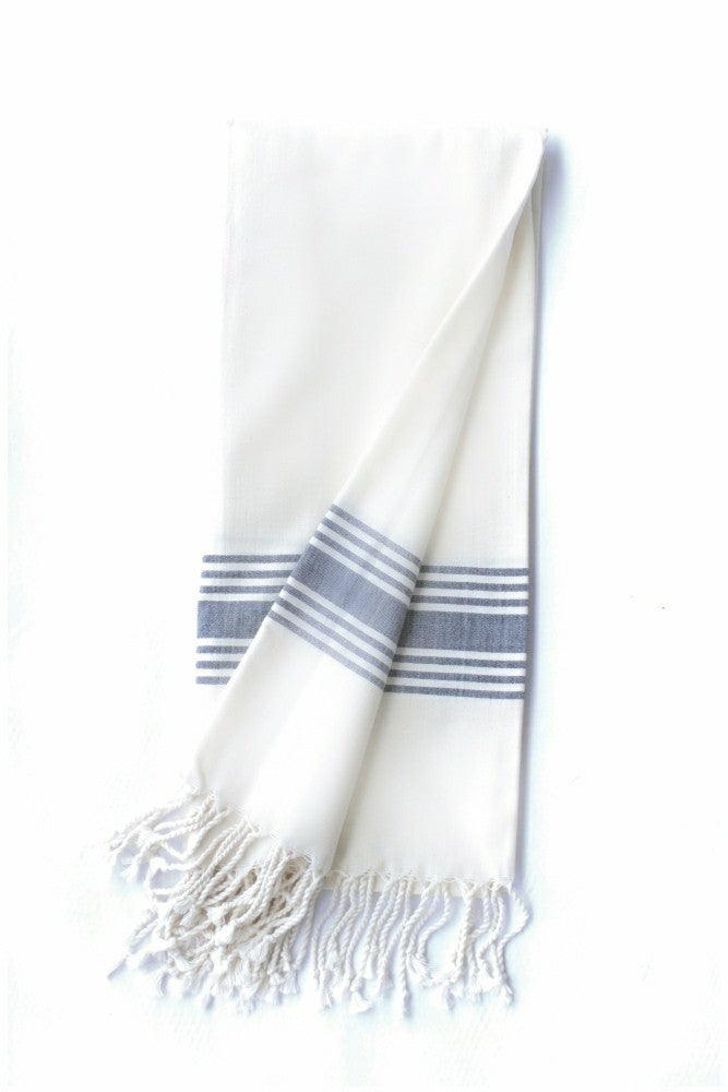 Plow & Hearth Le Boulou Towel - White
