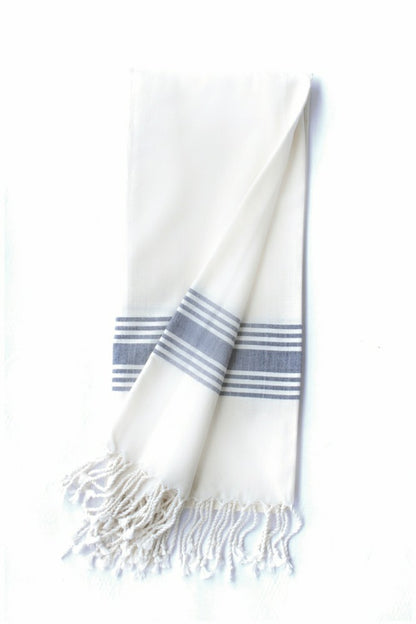 Plow & Hearth Le Boulou Towel - White
