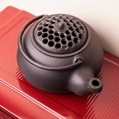 Plow & Hearth 3 QT. Cast Iron Steamer Kettle