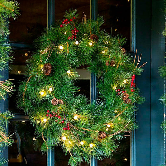 Plow & Hearth Indoor/Outdoor Blue Ridge Wreath with Battery-Operated Dual-Function L