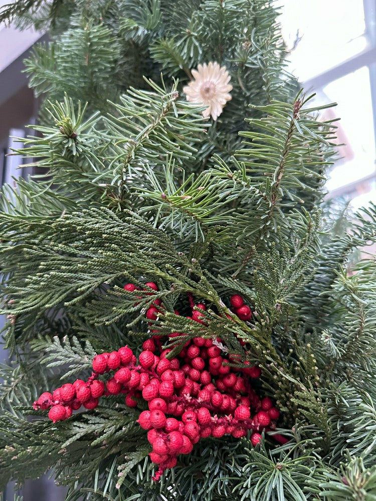 Plow & Hearth Noble Fir and Red Berries Fresh Garland, 12'