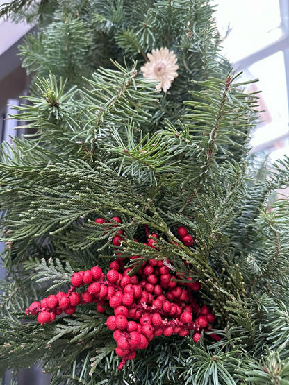 Plow & Hearth Noble Fir and Red Berries Fresh Garland, 12'