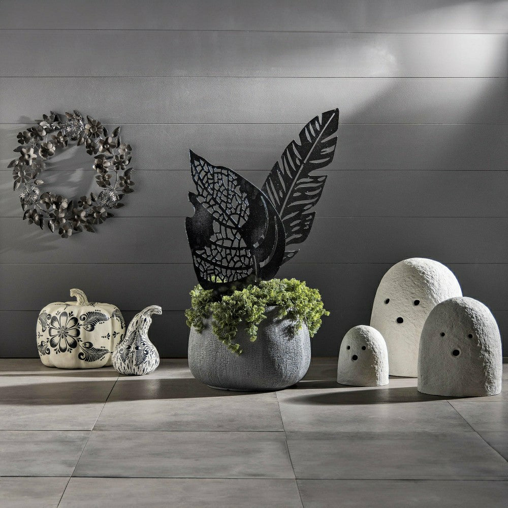 Plow & Hearth Recycled Metal Black Floral Leaf Wreath