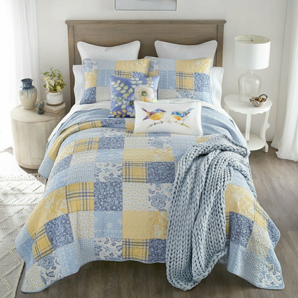 Plow & Hearth Spring Flowers Quilt Set