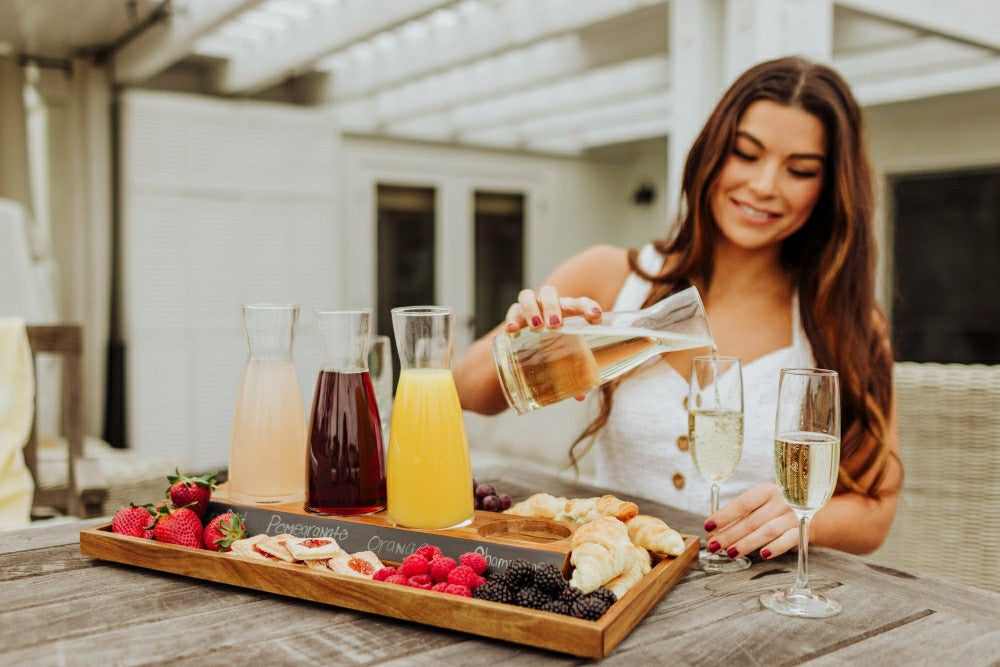Plow & Hearth Cava Wine Tasting Kit with 4 Glass Carafes