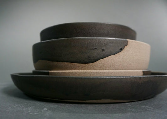 Plow & Hearth The Dinnerware Set - Gray/Black